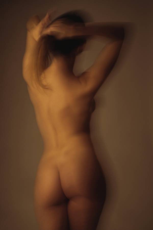 Portrait of a girl in bloom Fine Art Photography Charlotte Brunstein - Subjektiv.art