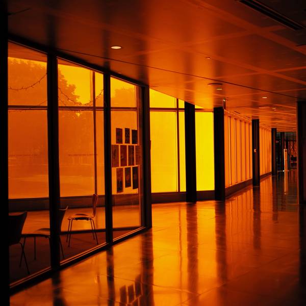 Out of office Modern Photography AYO STVDIOS - Subjektiv.art