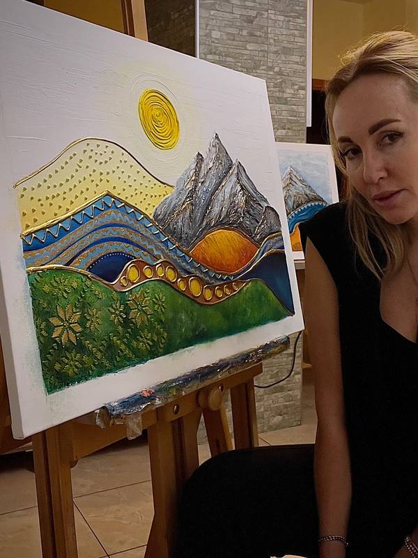 The beginning of the series of paintings Ukrainian Style Painting Yuliia Kiselova - Subjektiv.art