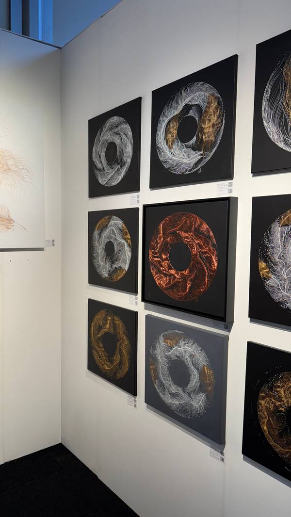 "Glimmer" Abstract Painting Natalia Revoniuk - Subjektiv.art