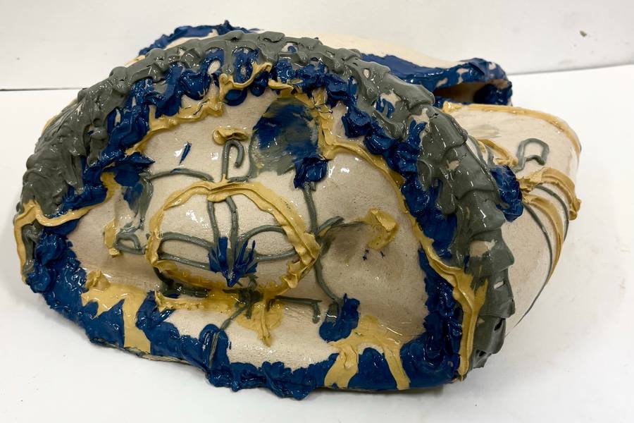 Cair na realidade 2 Surrealistic Ceramic Ana Leonor Pinto - Subjektiv.art