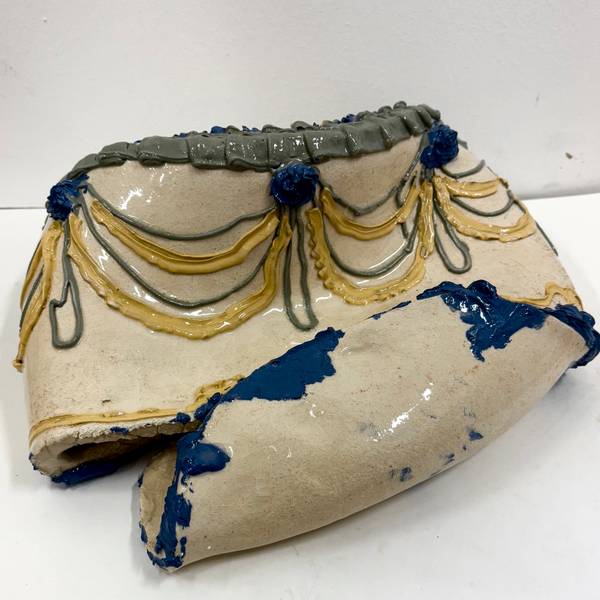 Cair na realidade 2 Surrealistic Ceramic Ana Leonor Pinto - Subjektiv.art