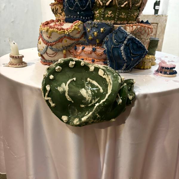 Cair na realidade 3 Surrealistic Ceramic Ana Leonor Pinto - Subjektiv.art