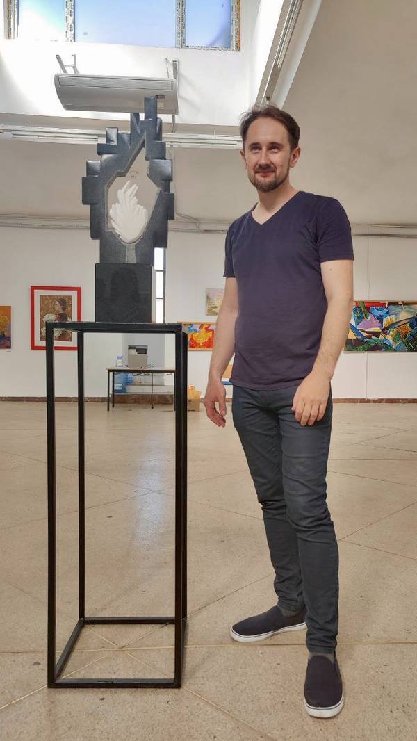HEART OF MARIUPOL Modern Sculpture Roman Kykta - Subjektiv.art