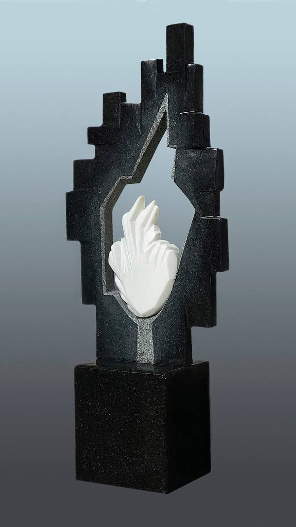 HEART OF MARIUPOL Modern Sculpture Roman Kykta - Subjektiv.art