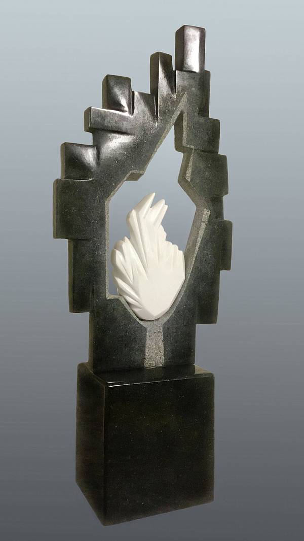 HEART OF MARIUPOL Modern Sculpture Roman Kykta - Subjektiv.art