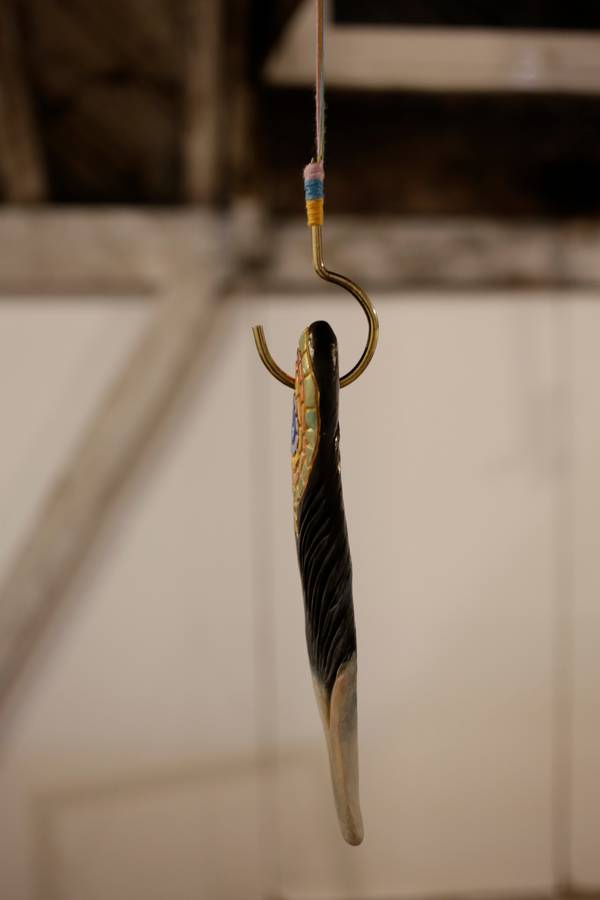 peacock skin hanging in the trees Unspecified Sculpture Sophie Vitovec - Subjektiv.art