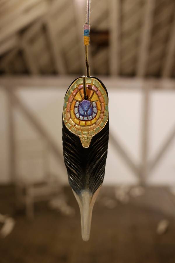 peacock skin hanging in the trees Unspecified Sculpture Sophie Vitovec - Subjektiv.art