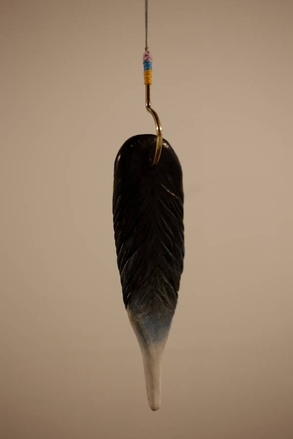 peacock skin hanging in the trees Unspecified Sculpture Sophie Vitovec - Subjektiv.art