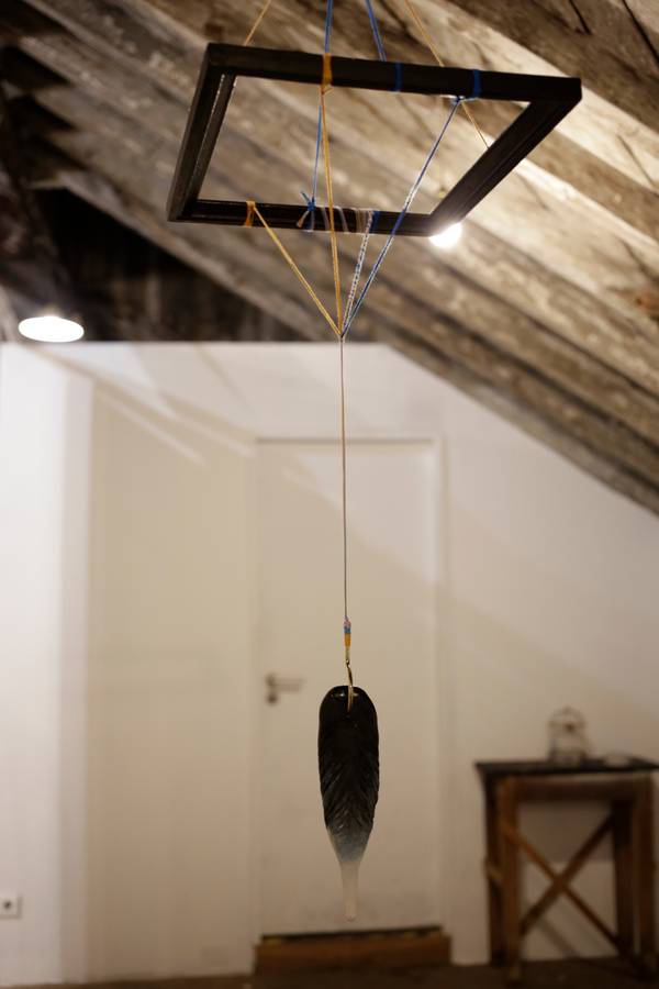 peacock skin hanging in the trees Unspecified Sculpture Sophie Vitovec - Subjektiv.art