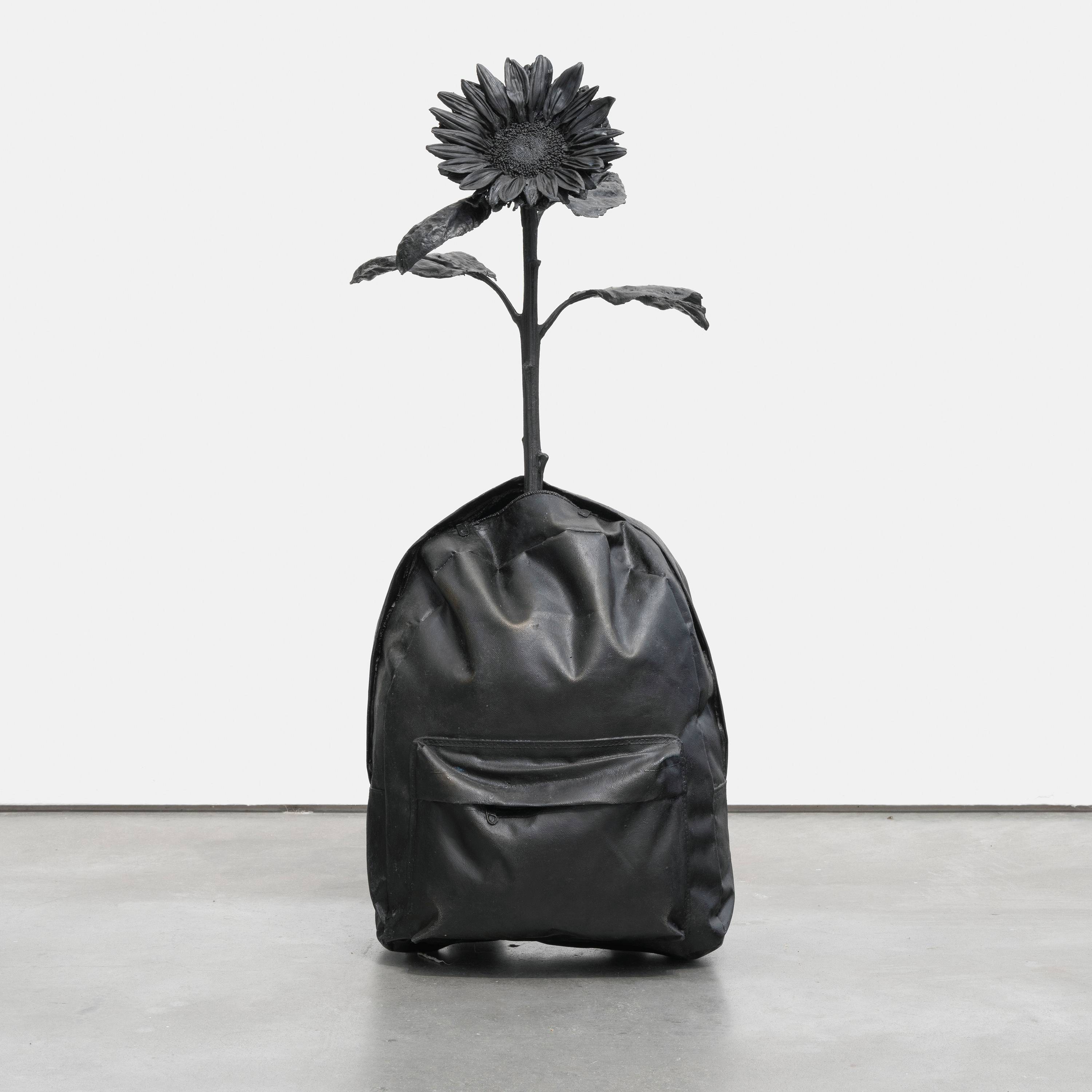 Bringing the flowers to you Fine Art Sculpture João Motta Guedes - Subjektiv.art