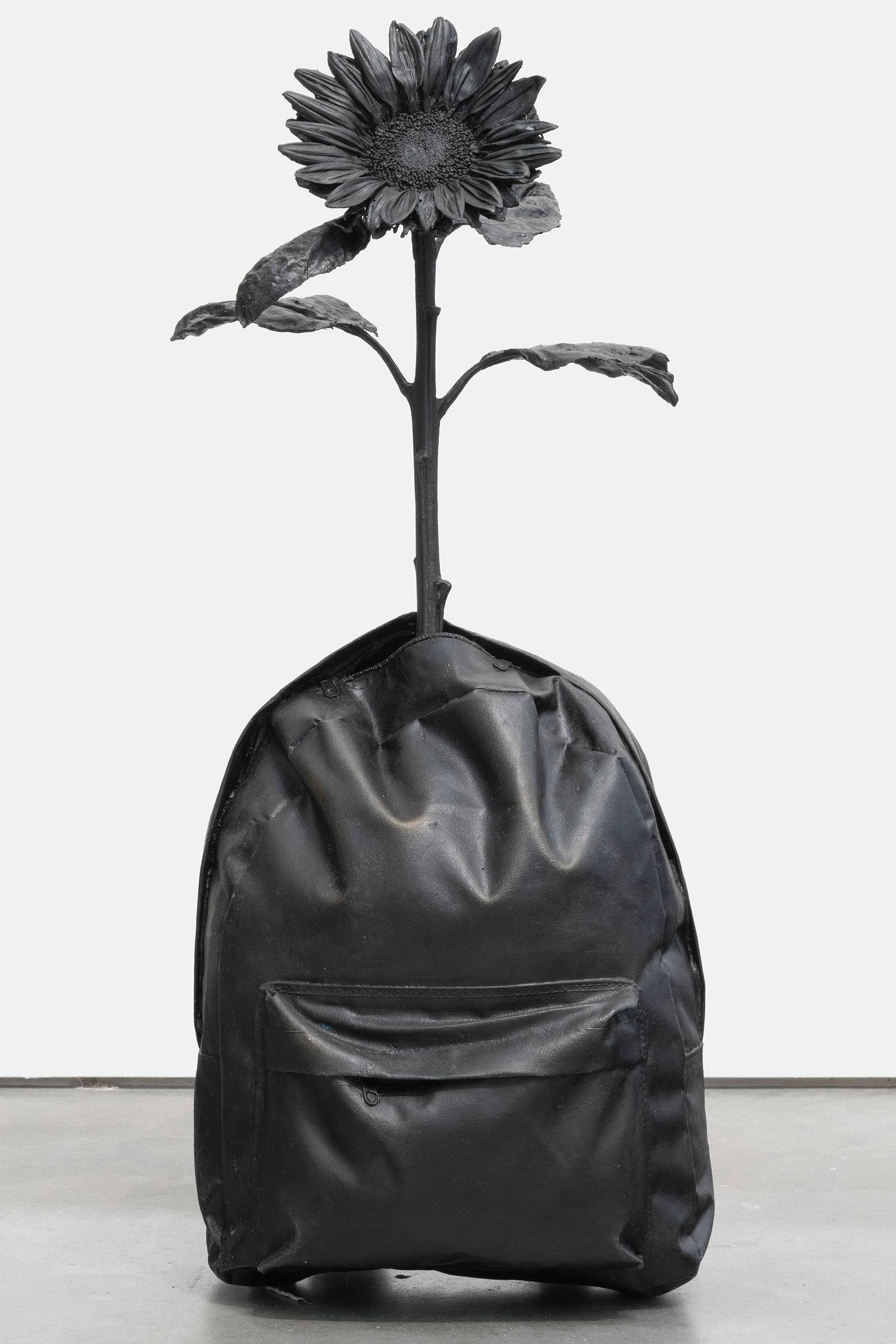 Bringing the flowers to you Fine Art Sculpture João Motta Guedes - Subjektiv.art